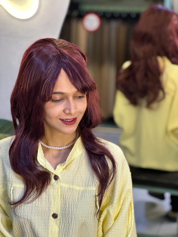 عکس محصول کلاه گیس جلوچتری حالت دار شرابی کد 99j