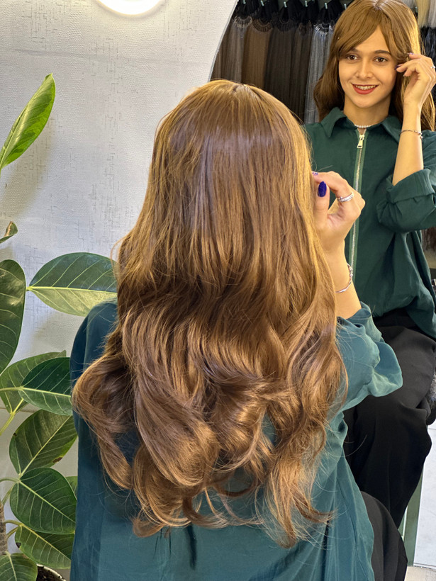 عکس محصول کلاه گیس جلوچتری حالت دار خرمایی کد 12