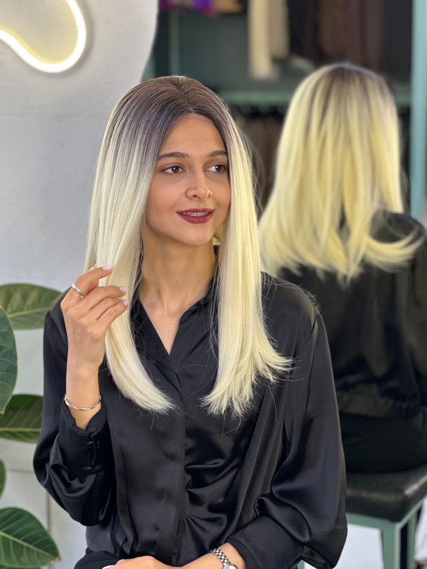 کلاه گیس صاف فرق متحرک وارداتی امبره مشکی بلوند کد R4/613