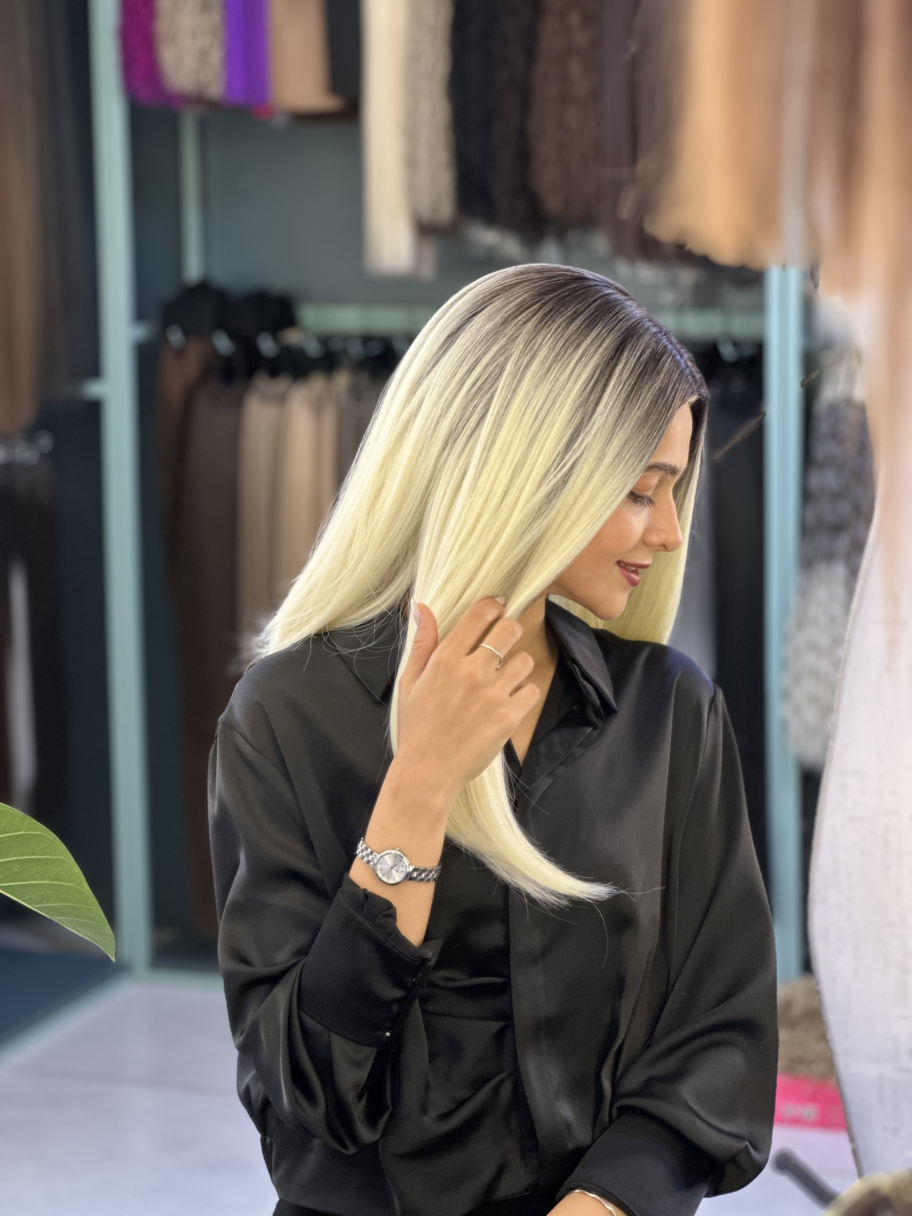 کلاه گیس صاف فرق متحرک وارداتی امبره مشکی بلوند کد R4/613