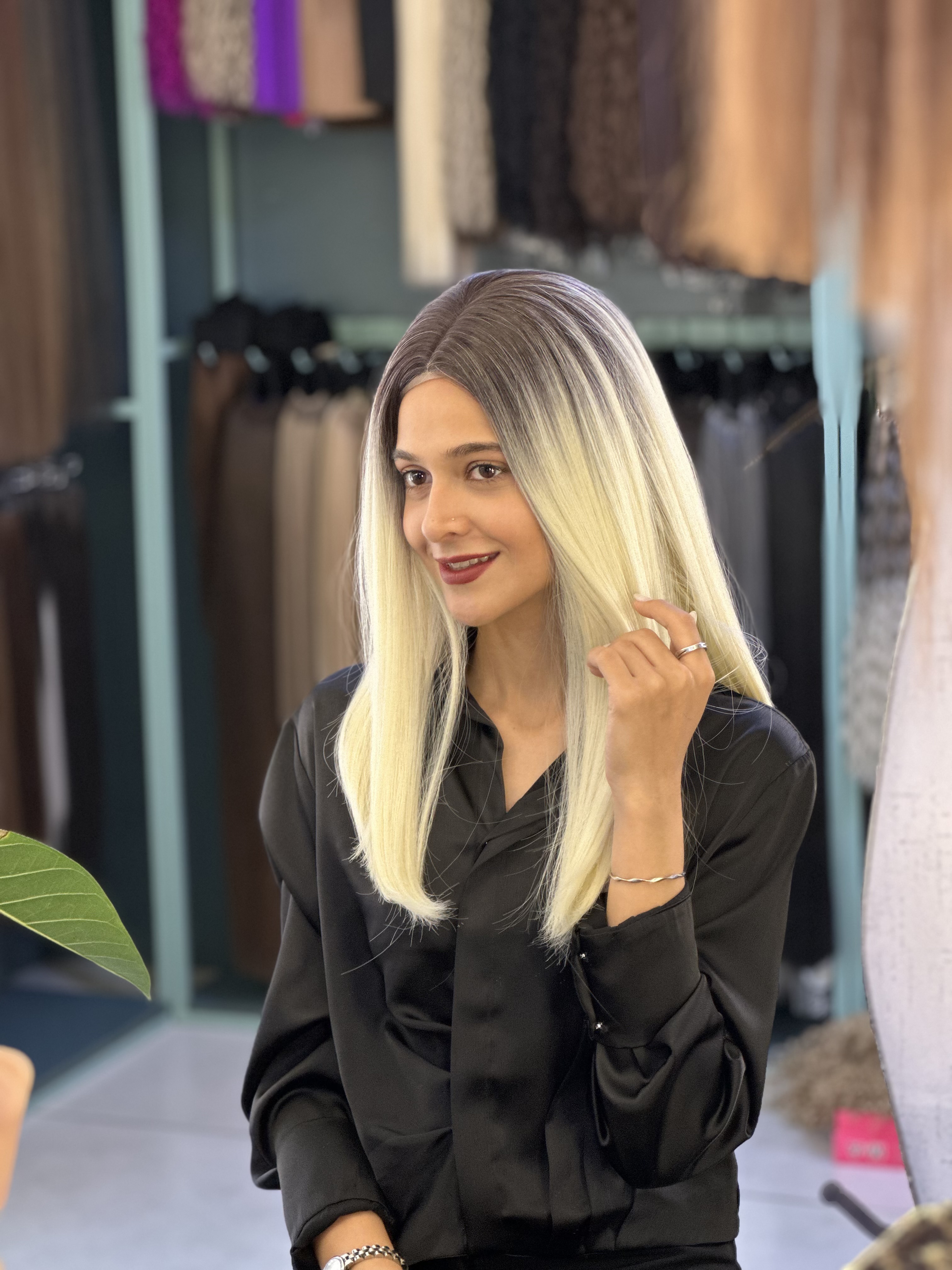 کلاه گیس صاف فرق متحرک وارداتی امبره مشکی بلوند کد R4/613