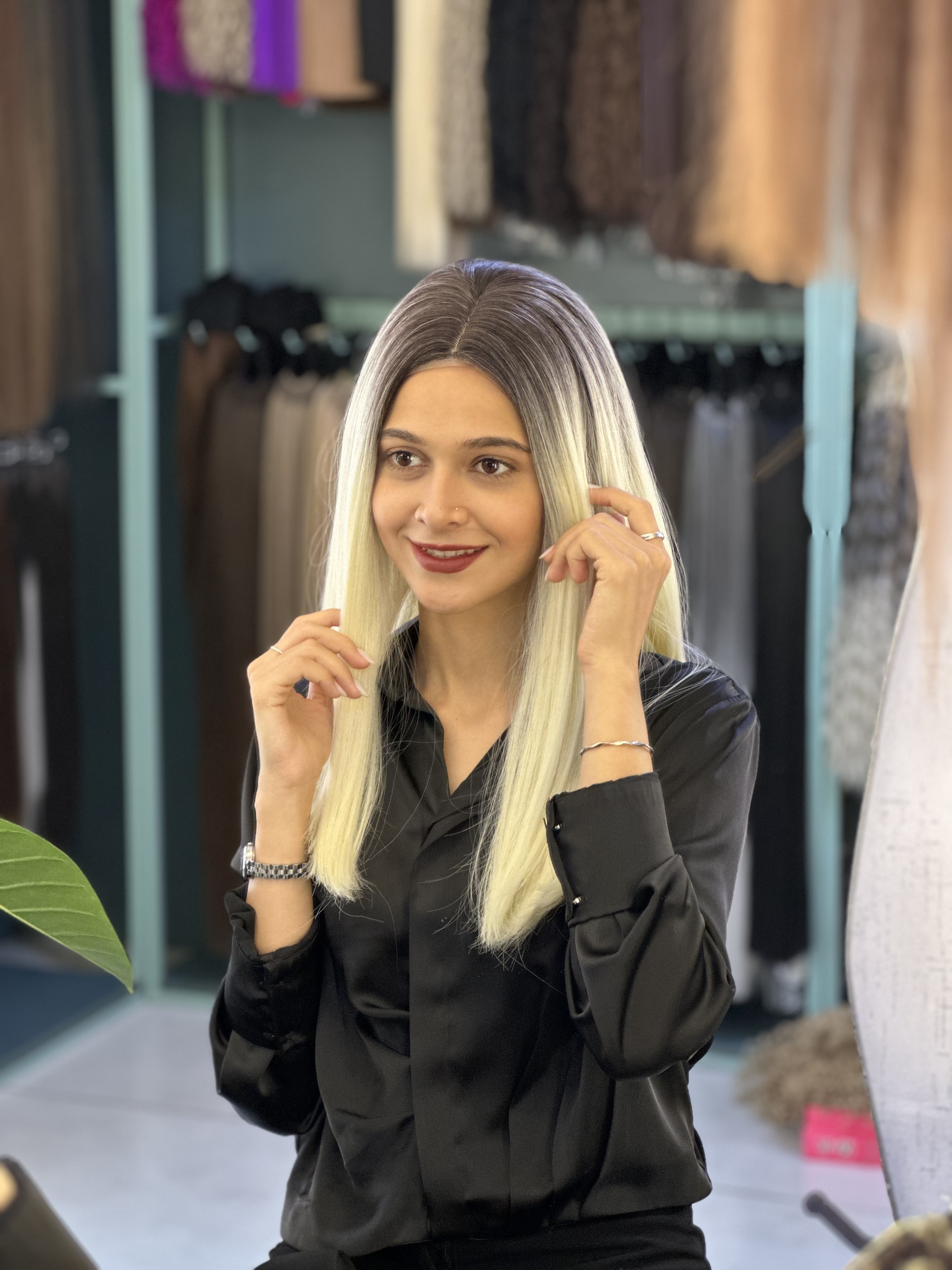 کلاه گیس صاف فرق متحرک وارداتی امبره مشکی بلوند کد R4/613